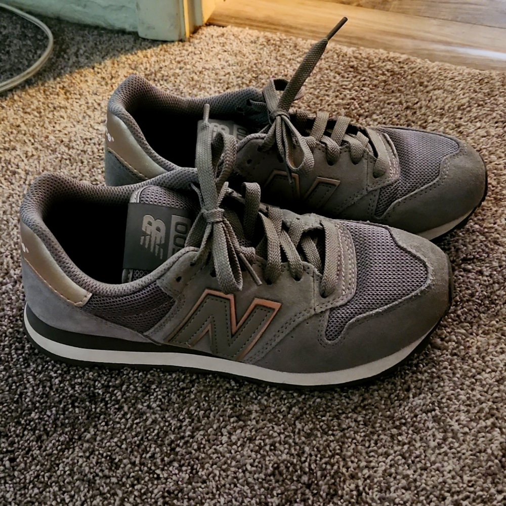 New Balance Tennis Shoes